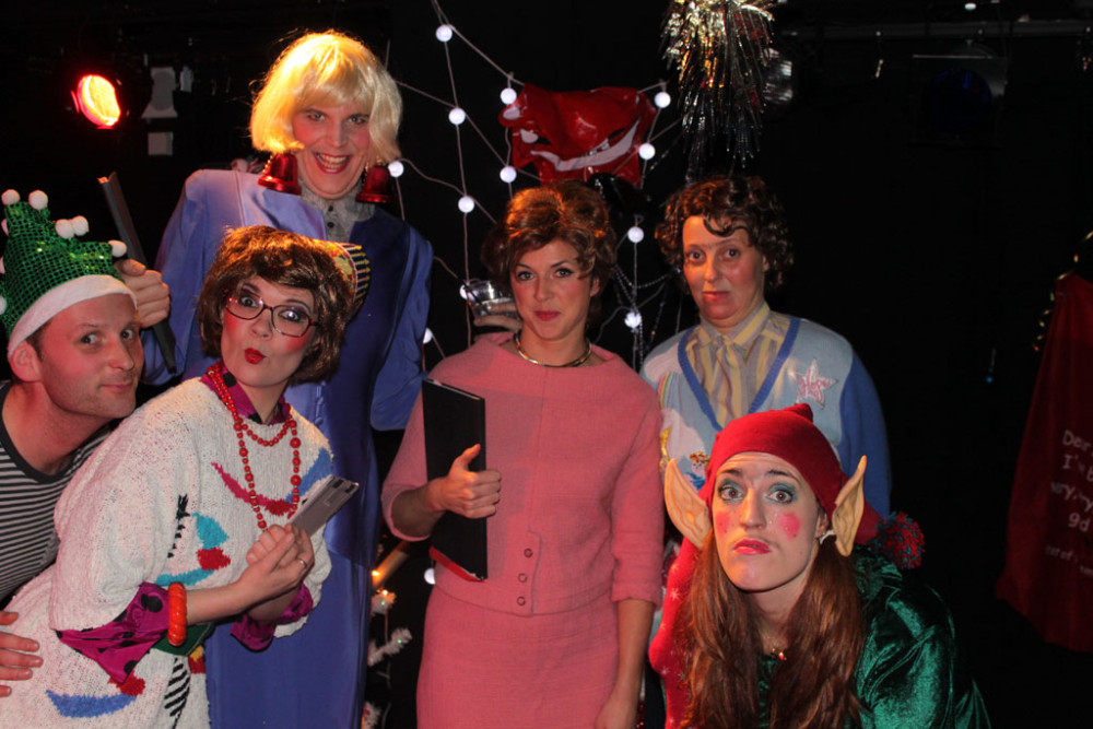 Bobbin & The Ladies of the WC Flick,Mary,Rose,Vi and the Elf