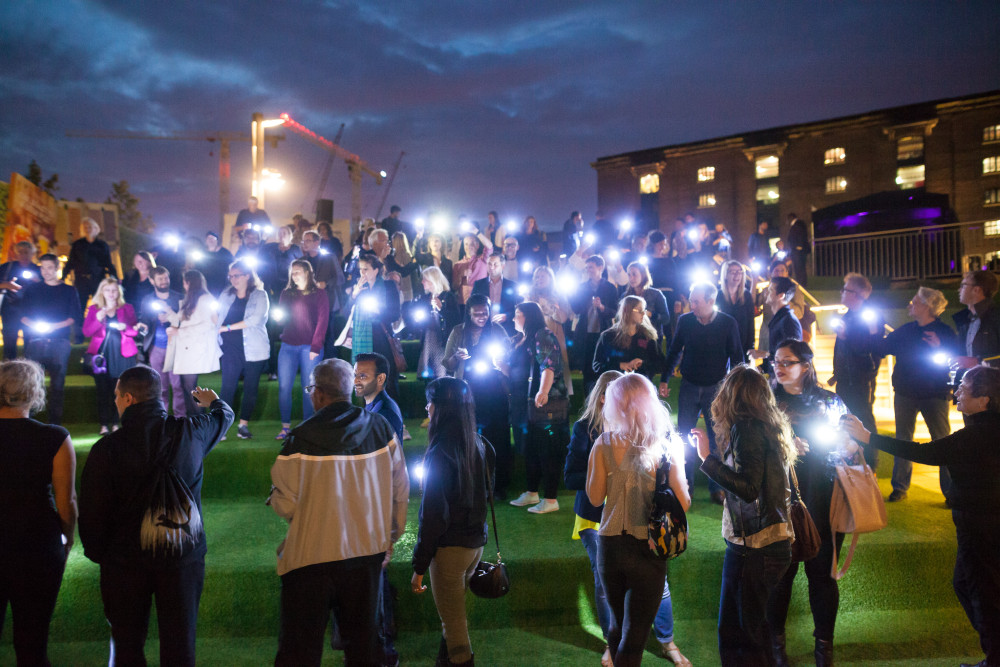 Interactive light flashmob